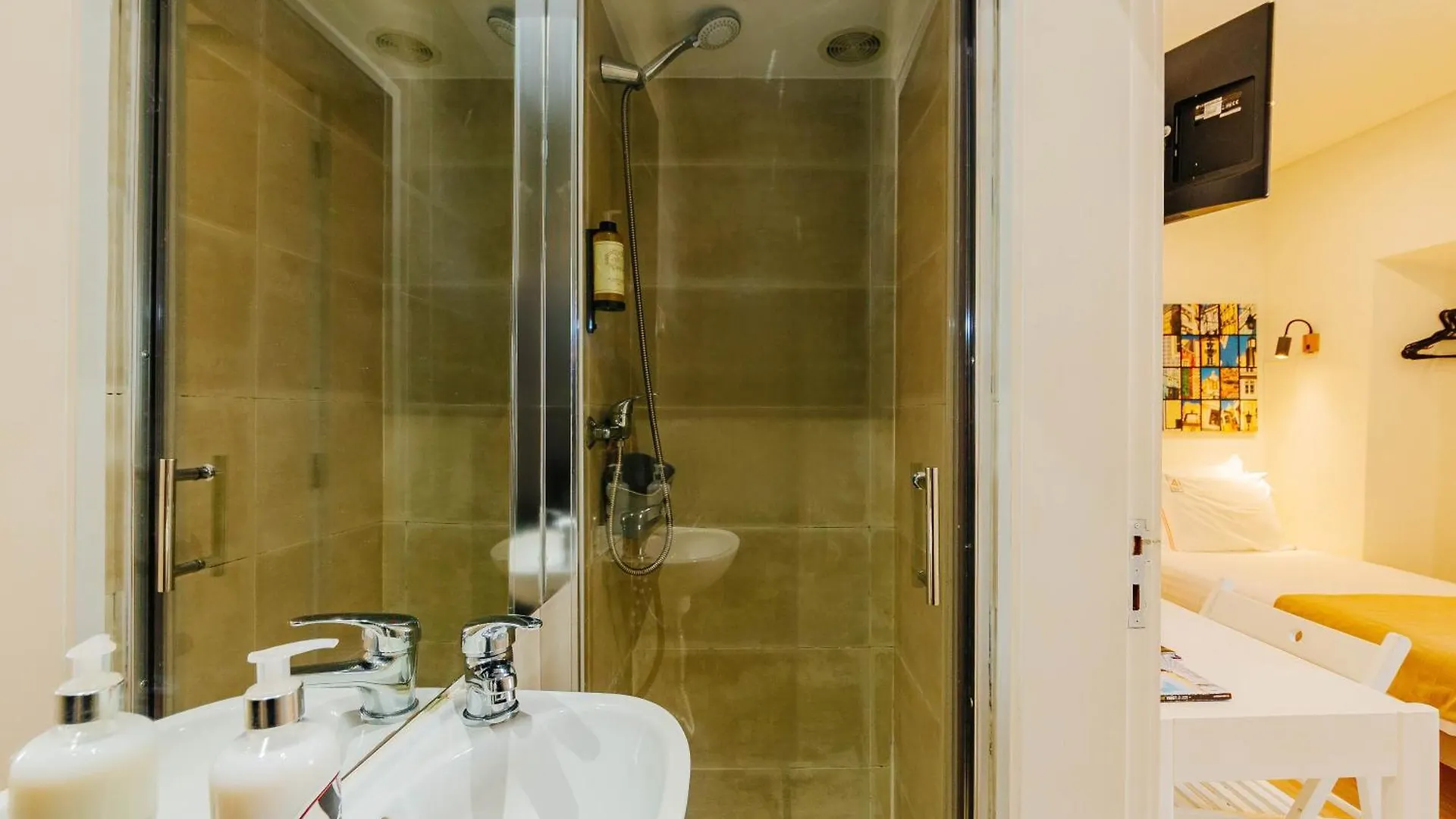 Rent4Rest Lisbon Downtown Tiny Studio Apartments 포르투갈