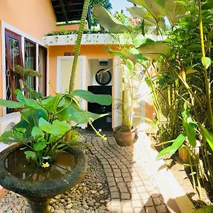 Giri's Jimbaran , Ungasan Indonesien