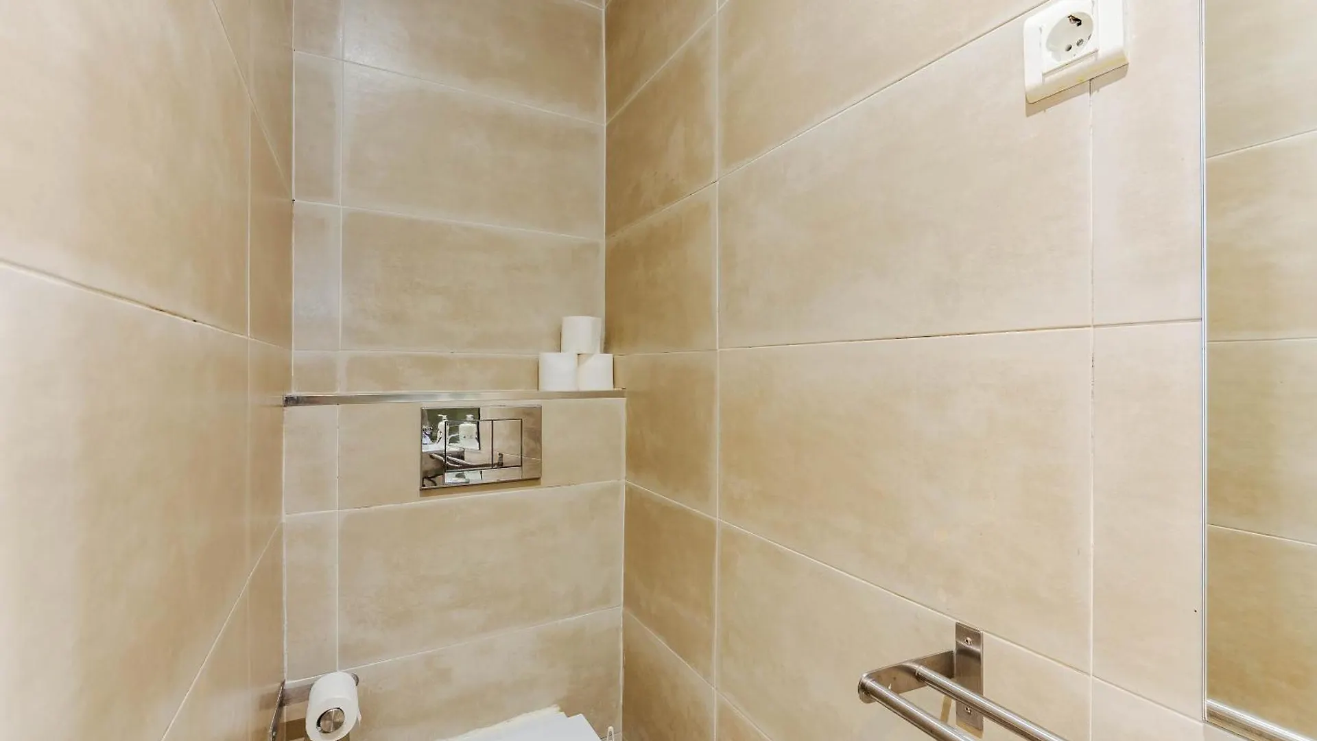 Rent4Rest Lisbon Downtown Tiny Studio Apartments