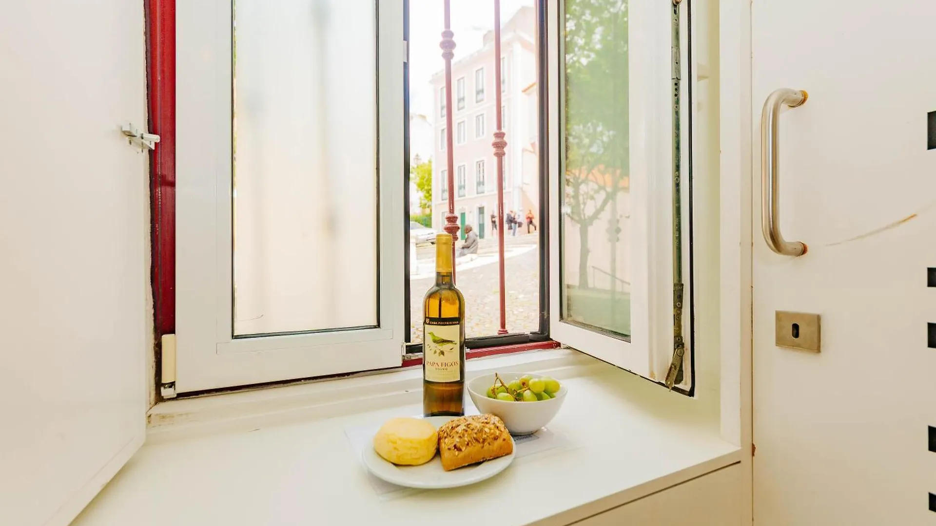 Rent4Rest Lisbon Downtown Tiny Studio Apartments